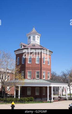 Die aufbringen, achteckige Hausbau Charlestown Navy Yard, Boston, Massachusetts, USA Stockfoto