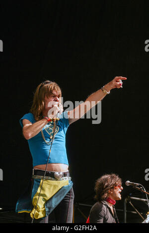 David Johansen von The New York Dolls, die Durchführung auf der Hauptbühne eine die beim Reading Festival 2004. England, United Kingdom. Stockfoto