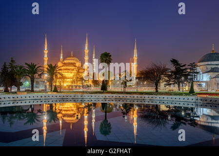 Die Sultan Ahmed Mosque oder Sultan-Ahmet-Moschee ist eine historische Moschee in Istanbul, Türkei, im Volksmund bekannt als die blaue Moschee Stockfoto