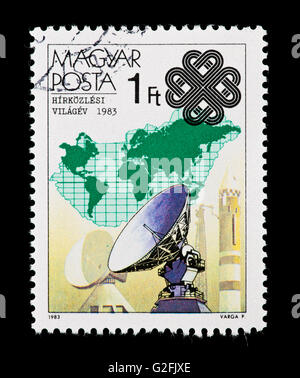 Briefmarke aus Ungarn, die Darstellung einer Karte und Telekommunikation Gerichte, ausgestellt für Welt-Telekommunikation-Jahr Stockfoto