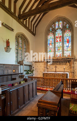 Innenraum der sächsischen Kirche St Mary in Singleton, West Sussex, England. Stockfoto