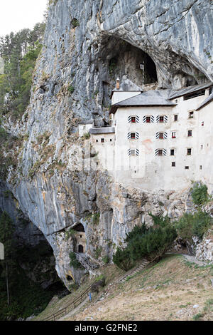 Burg Predjama und Höhle, Slowenien Stockfoto