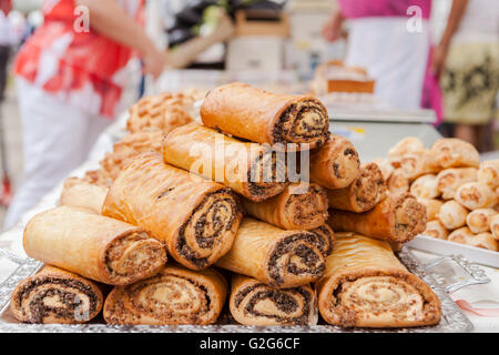 Haufen von lecker gerollt und Wüsten gesichert Stockfoto