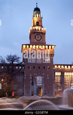 Torre del Filarete Uhrturm auf dem Castello Sforzesco, Castello Sforzesco, Mailand, Lombardei, Italien Stockfoto