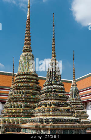 Phra Chedi Rai Stupas im Tempel Wat Pho (Wat Po), Bangkok, Thailand Stockfoto