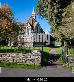 Dorfkirche mit kleinen Turm im Dorf Purton an den Ufern des Mündungs Fluss Severn in Gloucestershire UK Stockfoto