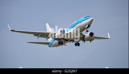 KLM Royal Dutch Airlines Boeing 737 PH-BGM kommt an Land am Flughafen London-Heathrow LHR Stockfoto