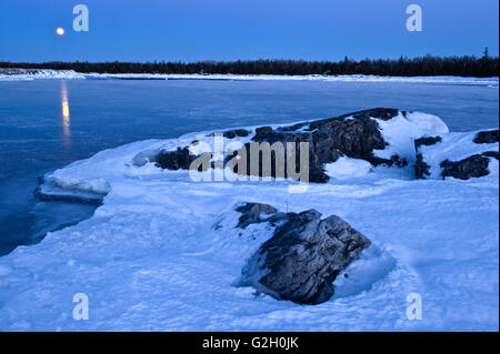 Full Moon rising über Lake Huron. South Baymouth. Manitoulin Island Ontario Kanada Stockfoto