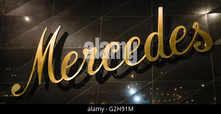 STUTTGART, Deutschland - 19. März 2016: das Logo des Mercedes Anfang des 20. Jahrhunderts. Mercedes-Benz Museum. Stockfoto