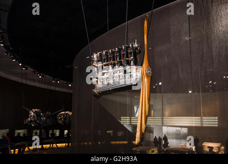 STUTTGART, Deutschland - 19. März 2016: Mercedes DIII Flugmotor, 1915. Mercedes-Benz Museum. Stockfoto
