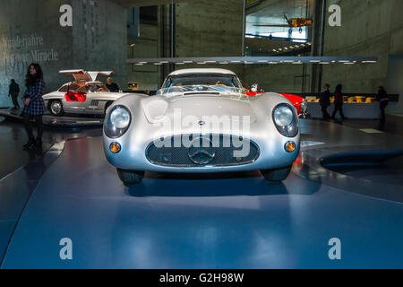 STUTTGART, Deutschland - 19. März 2016: Racing Auto Mercedes-Benz 300 SLR Uhlenhaut Coupe 1955. Mercedes-Benz Museum. Stockfoto