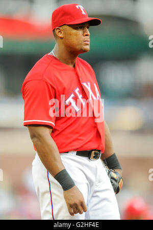 28. Mai 2016: Texas Rangers dritte Baseman Adrian Beltre #29 bei einem MLB-Spiel zwischen den Pittsburgh Pirates und die Texas Rangers im Globe Life Park in Arlington, TX Texas besiegten Pittsburgh 5-2 Albert Pena/CSM Stockfoto