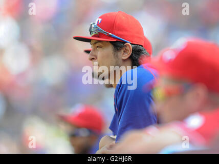 29. Mai 2016: Texas Rangers ab Krug Yu Darvish #11 bei einem MLB-Spiel zwischen den Pittsburgh Pirates und die Texas Rangers im Globe Life Park in Arlington, TX Texas besiegten Pittsburgh 6-2 Albert Pena/CSM Stockfoto