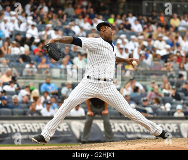 die Bronx, NY, USA. 26. Mai 2016. Aroldis Chapman (Yankees), 26. Mai 2016 - MLB: Aroldis Chapman von den New York Yankees in der Major League Baseball Spiel im Yankee Stadium in der Bronx, NY, USA. © Hiroaki Yamaguchi/AFLO/Alamy Live-Nachrichten Stockfoto