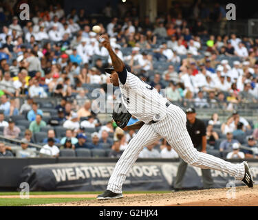 die Bronx, NY, USA. 26. Mai 2016. Aroldis Chapman (Yankees), 26. Mai 2016 - MLB: Aroldis Chapman von den New York Yankees in der Major League Baseball Spiel im Yankee Stadium in der Bronx, NY, USA. © Hiroaki Yamaguchi/AFLO/Alamy Live-Nachrichten Stockfoto