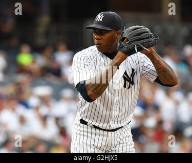 die Bronx, NY, USA. 26. Mai 2016. Aroldis Chapman (Yankees), 26. Mai 2016 - MLB: Aroldis Chapman von den New York Yankees in der Major League Baseball Spiel im Yankee Stadium in der Bronx, NY, USA. © Hiroaki Yamaguchi/AFLO/Alamy Live-Nachrichten Stockfoto