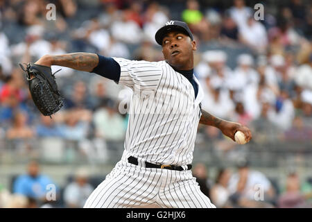 die Bronx, NY, USA. 26. Mai 2016. Aroldis Chapman (Yankees), 26. Mai 2016 - MLB: Aroldis Chapman von den New York Yankees in der Major League Baseball Spiel im Yankee Stadium in der Bronx, NY, USA. © Hiroaki Yamaguchi/AFLO/Alamy Live-Nachrichten Stockfoto