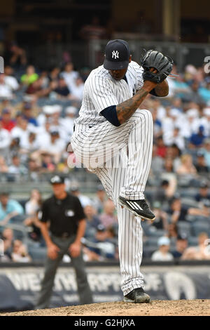 die Bronx, NY, USA. 26. Mai 2016. Aroldis Chapman (Yankees), 26. Mai 2016 - MLB: Aroldis Chapman von den New York Yankees in der Major League Baseball Spiel im Yankee Stadium in der Bronx, NY, USA. © Hiroaki Yamaguchi/AFLO/Alamy Live-Nachrichten Stockfoto