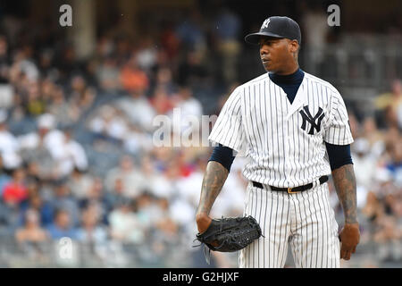 die Bronx, NY, USA. 26. Mai 2016. Aroldis Chapman (Yankees), 26. Mai 2016 - MLB: Aroldis Chapman von den New York Yankees in der Major League Baseball Spiel im Yankee Stadium in der Bronx, NY, USA. © Hiroaki Yamaguchi/AFLO/Alamy Live-Nachrichten Stockfoto