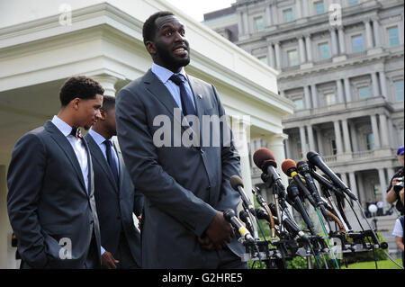 Washington, District Of Columbia, USA. 31. Mai 2016. DANIEL OCHEFU von der NCAA Männer College Basketball Champions, Villanova University, spricht auf der Presser im Weißen Haus. Präsident Obama geehrt die Mannschaft für ihre Leistung in dem Gewinn der Meisterschaft Credit: Ricky Fitchett/ZUMA Draht/Alamy Live News Stockfoto