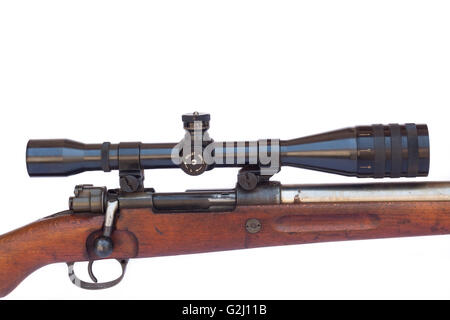 Schwarzer Rahmen Nahaufnahme auf alte Scharfschützengewehr isoliert auf weiss Stockfoto