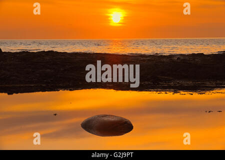 Sonnenuntergang am St.-Lorenz-Golf Grosses Roches Quebec Kanada Stockfoto