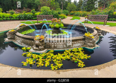 Brunnen im englischen Garten, Assiniboine Park, Winnipeg, Manitoba, Kanada Stockfoto