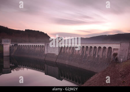 Sonnenuntergang Stausee dam lister Stockfoto