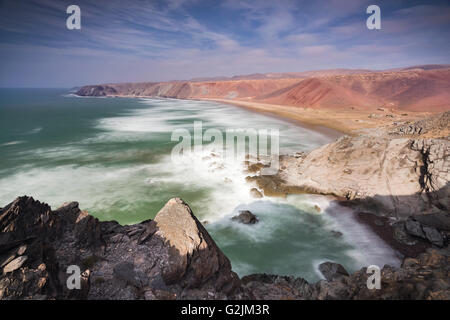 Grobe bunte Küste Marokkos Stockfoto