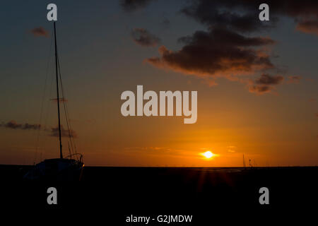 Heswall Boatyard und Slipanlage Sonnenuntergang Stockfoto