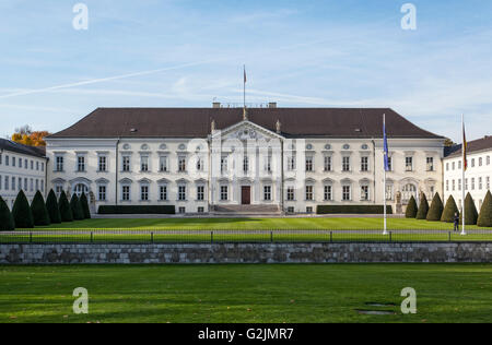Schloss Bellevue, Schloss Bellevue, Residenz des deutschen Bundespräsidenten, Tiergarten Park, 1786 Architekt Philipp Daniel B Stockfoto