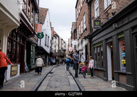 Käufer auf dem historischen Schlachtfeld in York, England Stockfoto