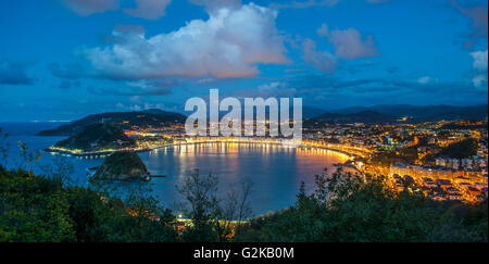 Abendstimmung in der Bucht La Concha, San Sebastian, auch Donostia, Baskenland, Spanien Stockfoto