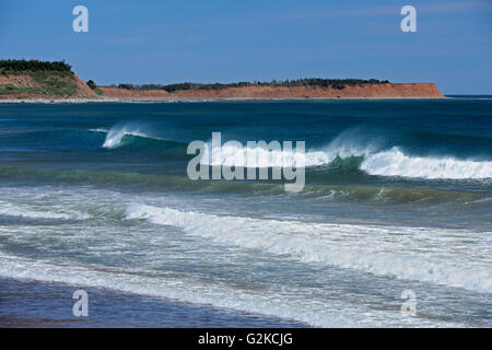 Wellen und Brandung auf den Atlantischen Ozean Lawrence Beach Provincial Park Nova Scotia Kanada Stockfoto