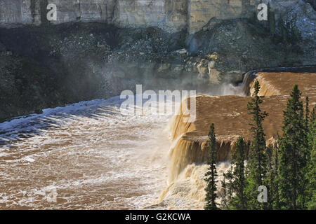 Hay River bei Louise fällt Twin Falls Gorge Territorial Park Nordwest-Territorien Kanada Stockfoto