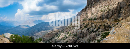 Oman, Bilad Sayt Jeeps unterwegs Wadi Bani Awf Stockfoto