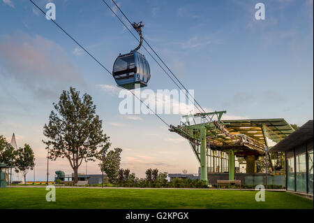 Seilbahn in Funchal Blick auf schönen warmen Abendlicht Stockfoto