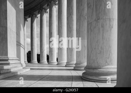 Gebogene Zeile der Spalten innen Jefferson Memorial, Washington, DC, USA Stockfoto