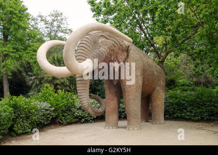 Riesenstein Mammut, Parc de la Ciutadella, Barcelona, Katalonien, Spanien Stockfoto