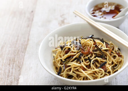 Nudeln mit Lauch Öl und Sojasauce, chinesisches Essen in Shanghai Stockfoto