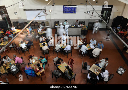 Westbengal Kalkutta Kolkata in Indien, Indian Coffee House in der Nähe von University / INDIEN Westbengalen Metropole Kolkata Kalkutta, Indian Coffee House Im Uni Viertel Stockfoto