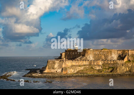 Festlegen von Sonnenlicht über Festung El Morro, alte Stadt, San Juan, Puerto Rico Stockfoto