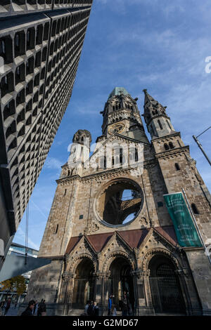 Die evangelische Kaiser-Wilhelm-Gedächtniskirche, Kaiser-Wilhelm-Gedächtniskirche, bekannt als Gedächtniskirche Breitscheidplatz Kurf Stockfoto