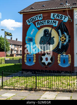 South East Antrim UFF UDA Wandgemälde im Loyalist Monkstown Immobilien. Stockfoto