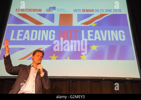 Ehemaliger stellvertretender Premierminister Nick Clegg MP anlässlich einer pro Europa-Rally in Sheffield Stockfoto