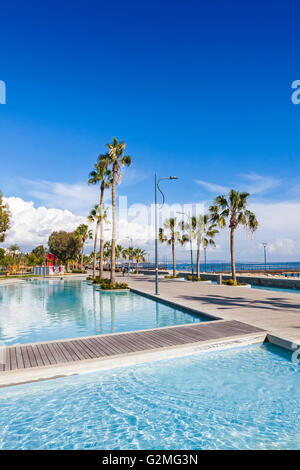 Promenade-Gasse im Molos Park in Stadt Zentrum von Limassol, Zypern Stockfoto