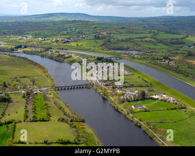 Luftaufnahme, O'Briens Brücke Fluss Shannon, COUNTY CLARE, Tipperary, Irland, IE, Europa, Antenne Blick, Vögel-Augen-Blick, Antenne Stockfoto