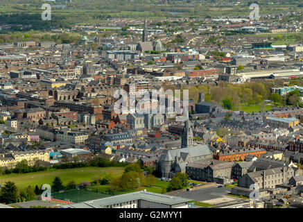 Luftaufnahme, Downtown Limerick am Shannon mit der Stadt von St. Johns COUNTY CLARE, Limerick, Irland, IE, Europa, Stockfoto