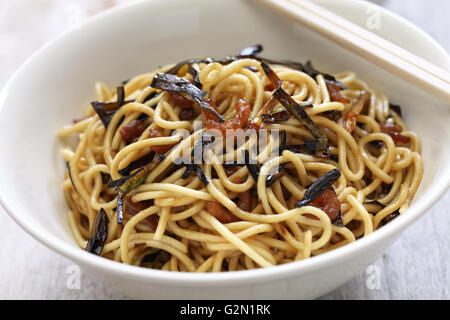 Nudeln mit Lauch Öl und Sojasauce, chinesisches Essen in Shanghai Stockfoto