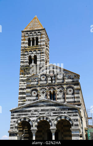 Die Kirche Santa Trinita di Saccargia in Sardinien Stockfoto